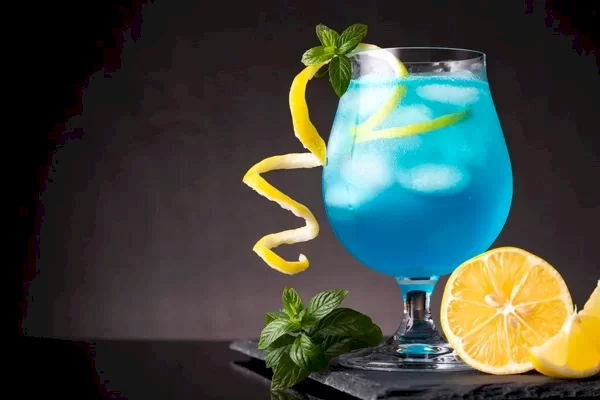 cocktail hawaiian xanh m&aacute;t