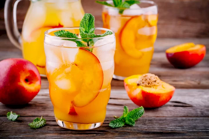 Cocktail đ&agrave;o tươi