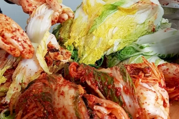 ướp gia vị cho cải thảo