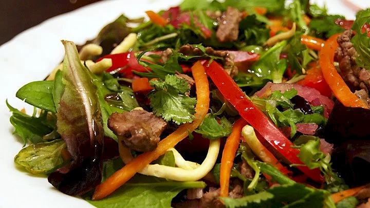 M&oacute;n gỏi b&ograve; Th&aacute;i Lan lạ miệng
