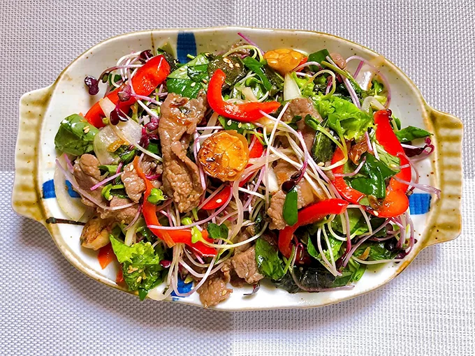 M&oacute;n gỏi b&ograve; rau mầm đậm vị
