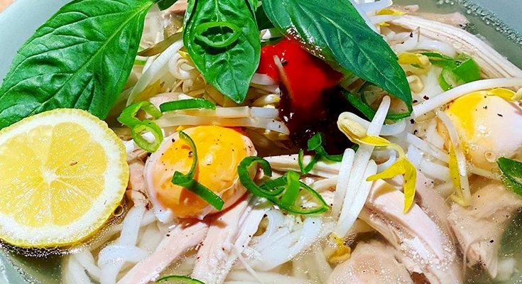 Phở - Một loại bún độc đáo kết hợp hài hòa với nước dùng mặn - ngọt